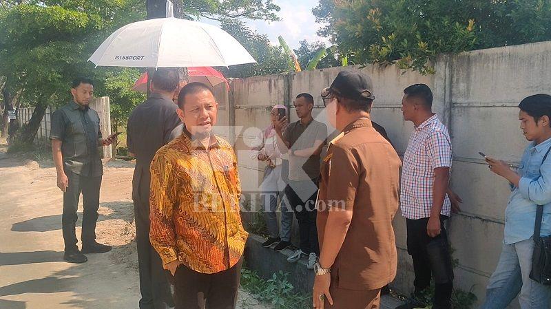 Komisi IV DPRD Pekanbaru Sidak Jalan Rusak di Payung Sekaki