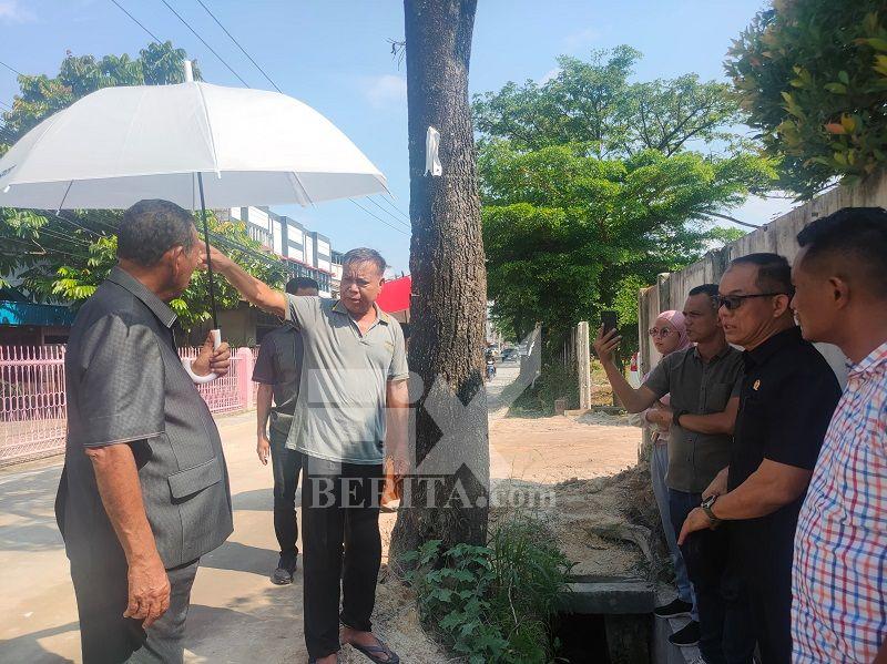 Komisi IV DPRD Pekanbaru Sidak Jalan Rusak di Payung Sekaki