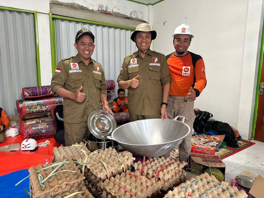 DPD PKS Pekanbaru Turun Langsung Antar Bantuan Kemanusiaan untuk Korban Bencana di Malalak